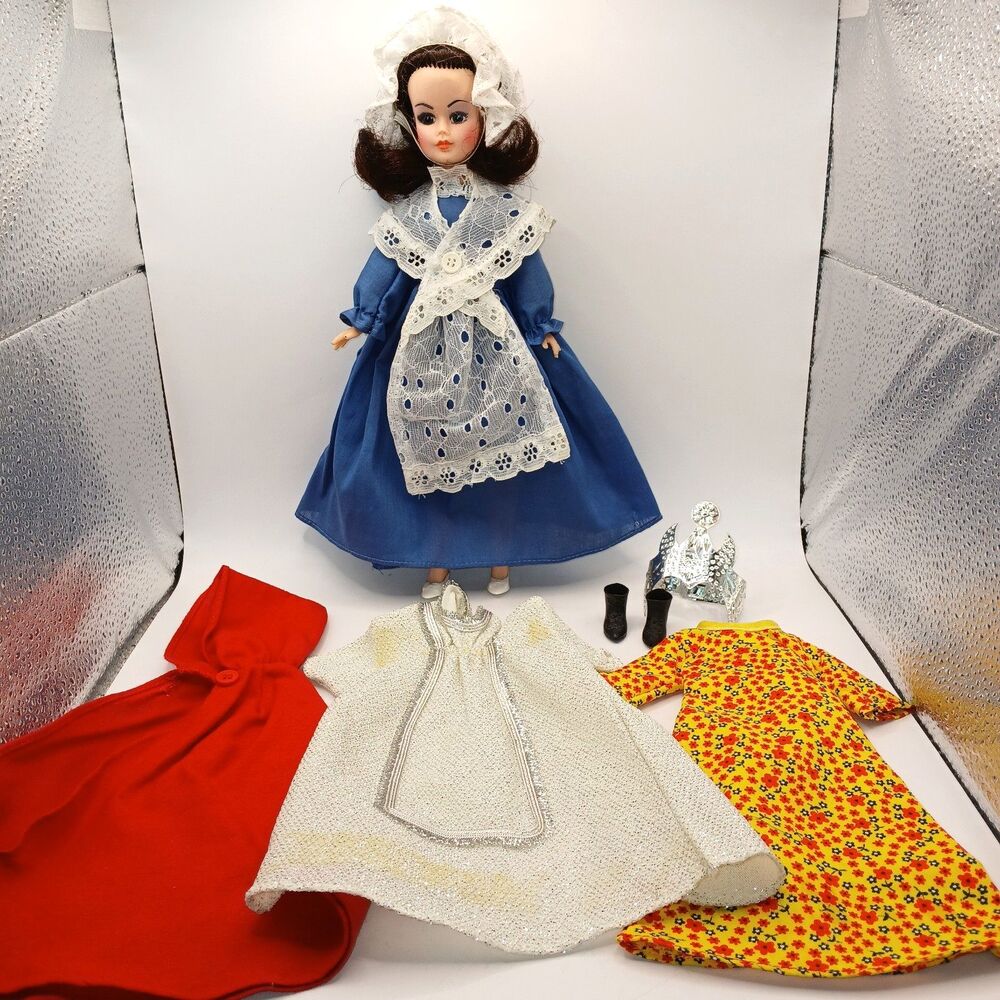 Horsman Elizabeth Taylor Doll Queen of Light Bluebird  Movie 1976  De-boxed